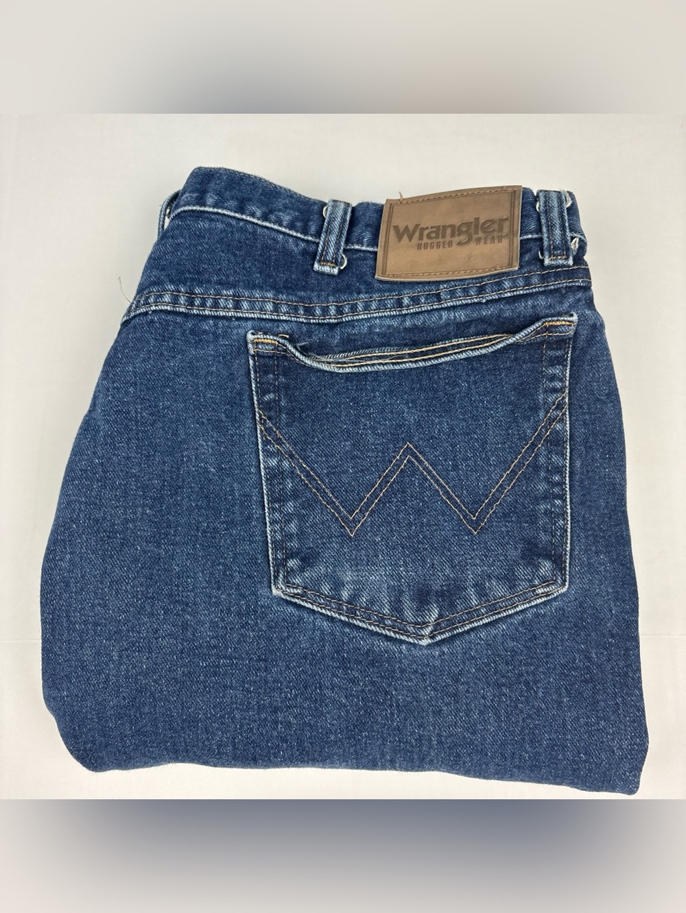 Wrangler Men 42x29 Jeans Blue Denim 35001AN Cotton Rugged Wear Relaxed Fit Comfy